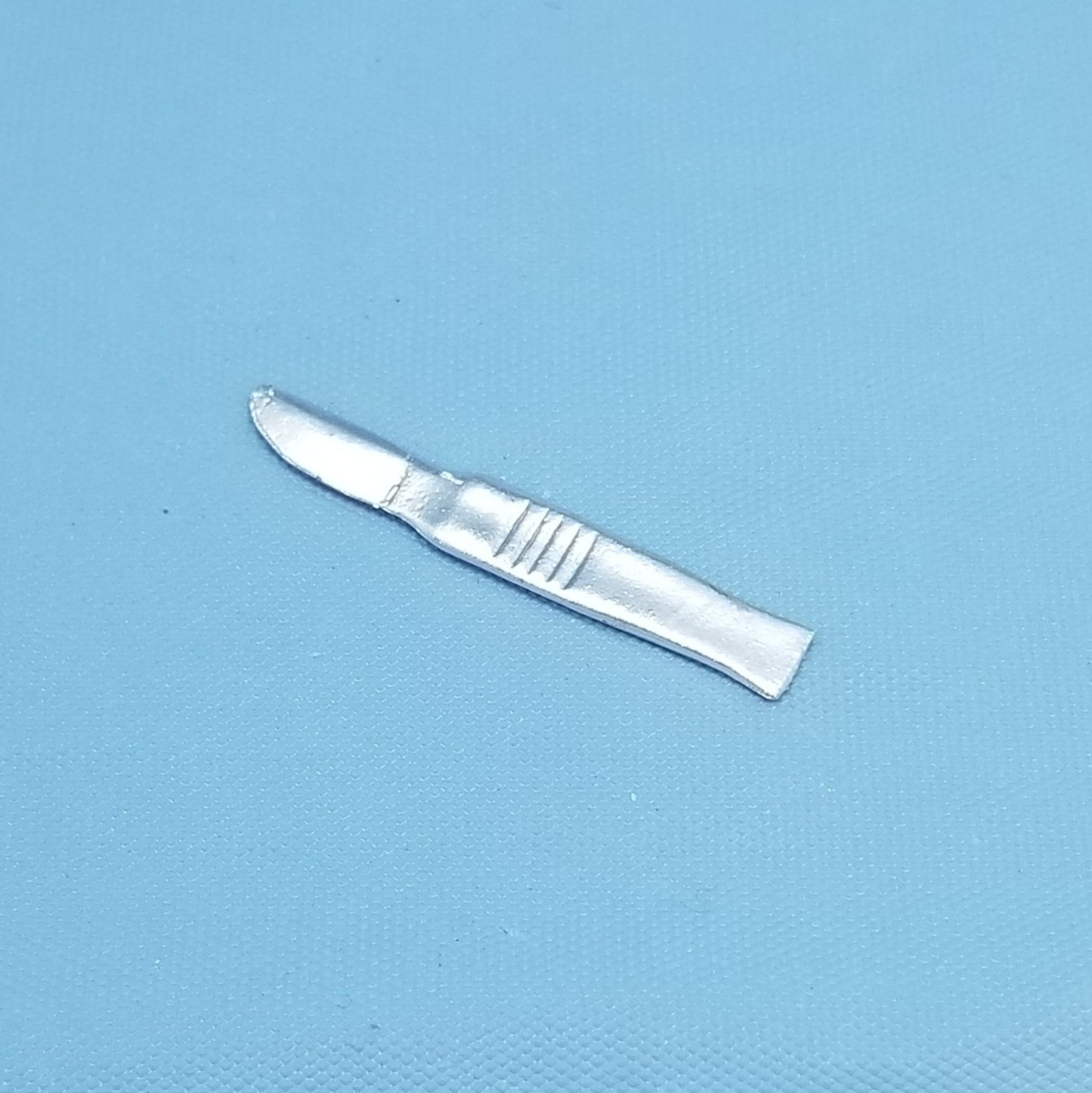 Knife - Metal - 1/12 Scale Dollhouse or Diorama Miniature
