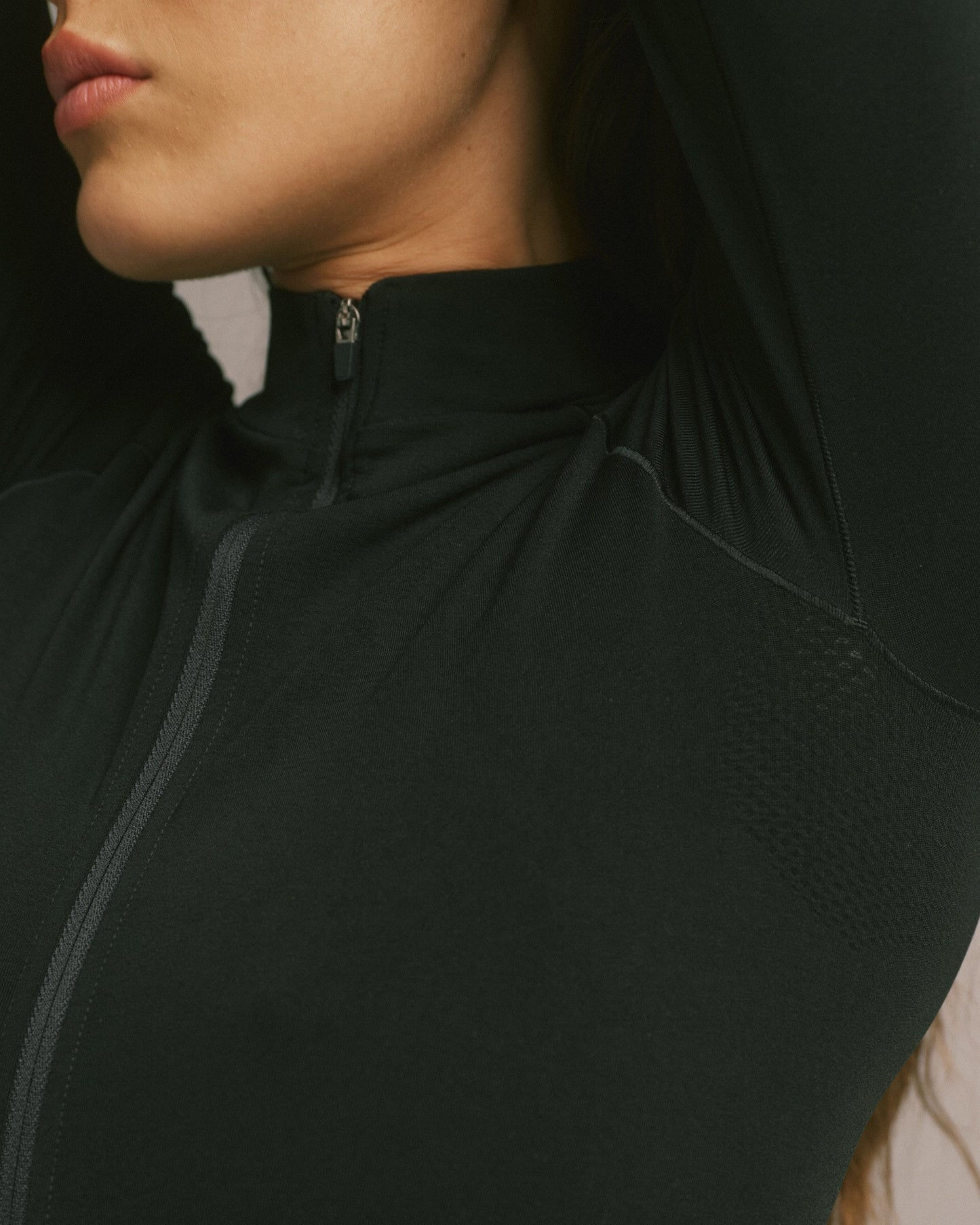 Seamless Longline Zip Up Top - Black