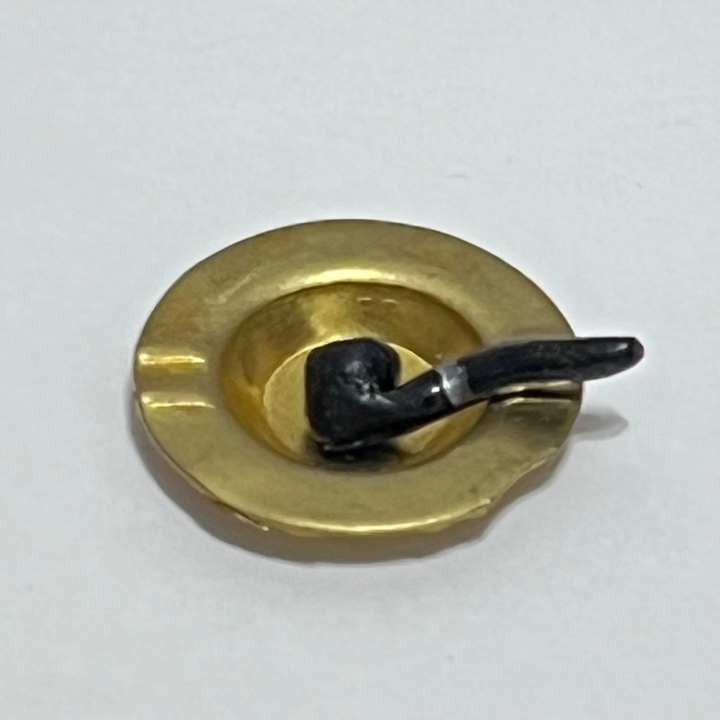 Pipe and Ashtray - 1/12 Scale Dollhouse Miniature