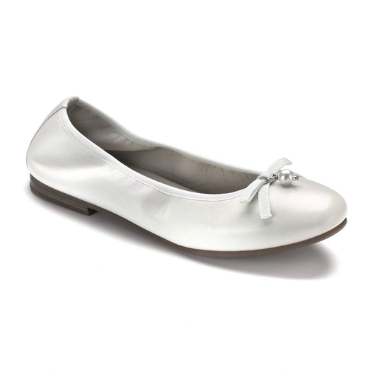 1573 - Girls Pearl Slipon in Off White Leather