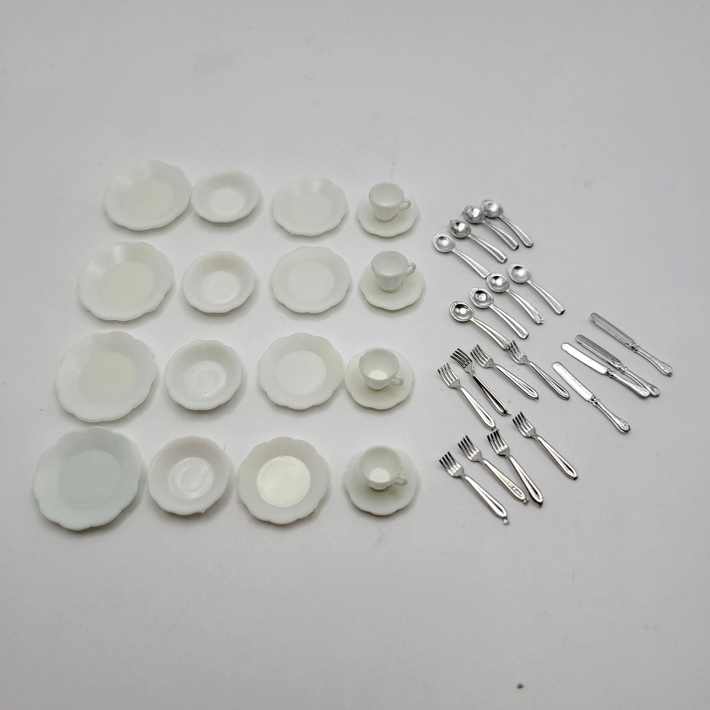 40-Piece Set of White Dishes and Cutlery - 1/12 Scale Dollhouse Miniature