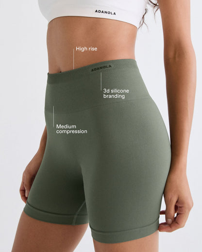 Classic Seamless Crop Shorts - Thyme Green