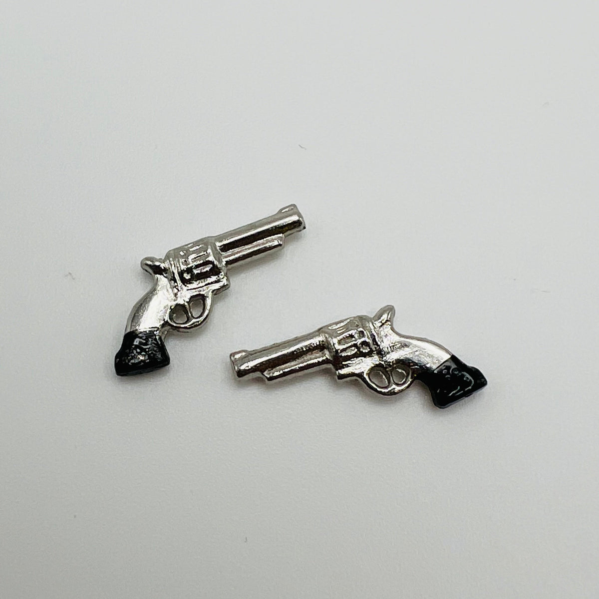 Set of 2 Pistols  for Display - 1/12 Scale Dollhouse Miniature