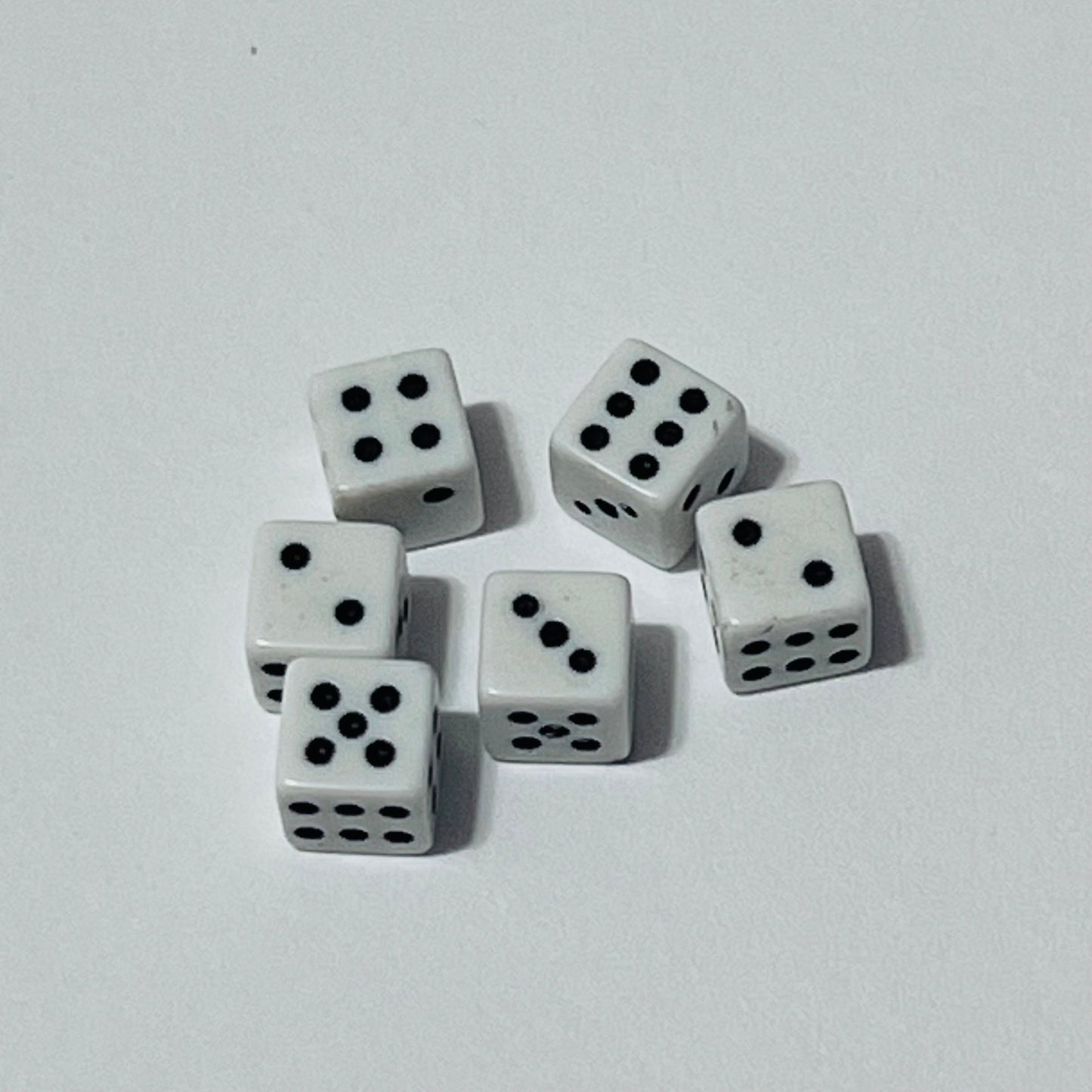 Six Dices - 1/12 Scale Dollhouse Miniature