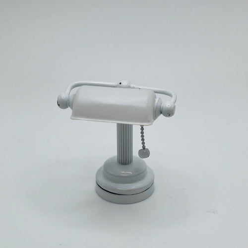 Banker White Lamp - LED -1/12 Scale