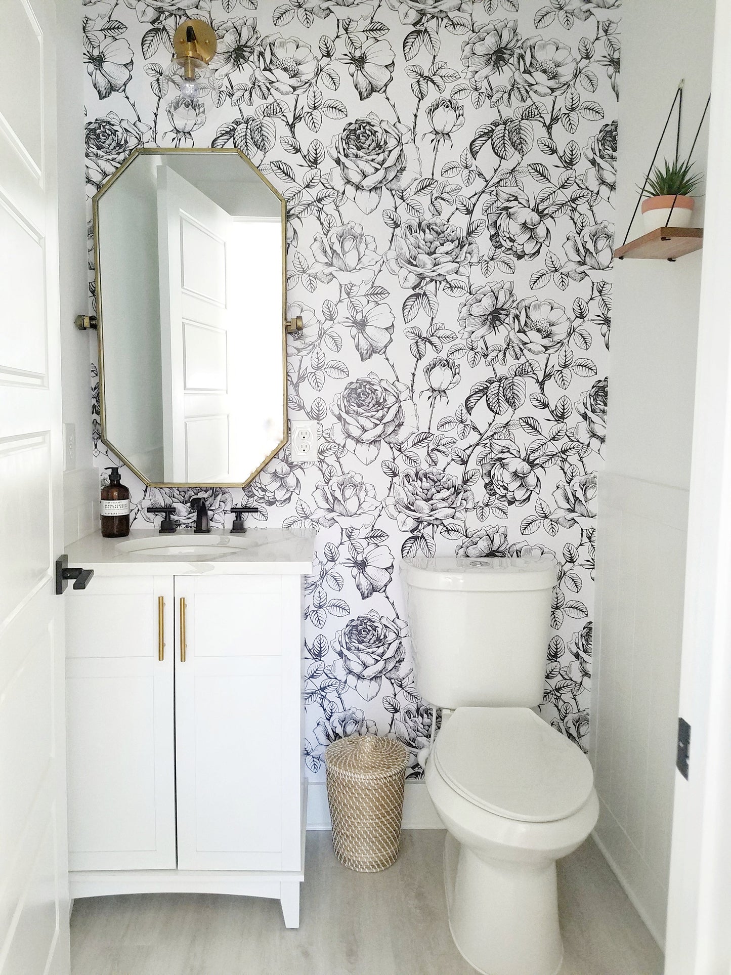 Black and White Floral Wallpaper
