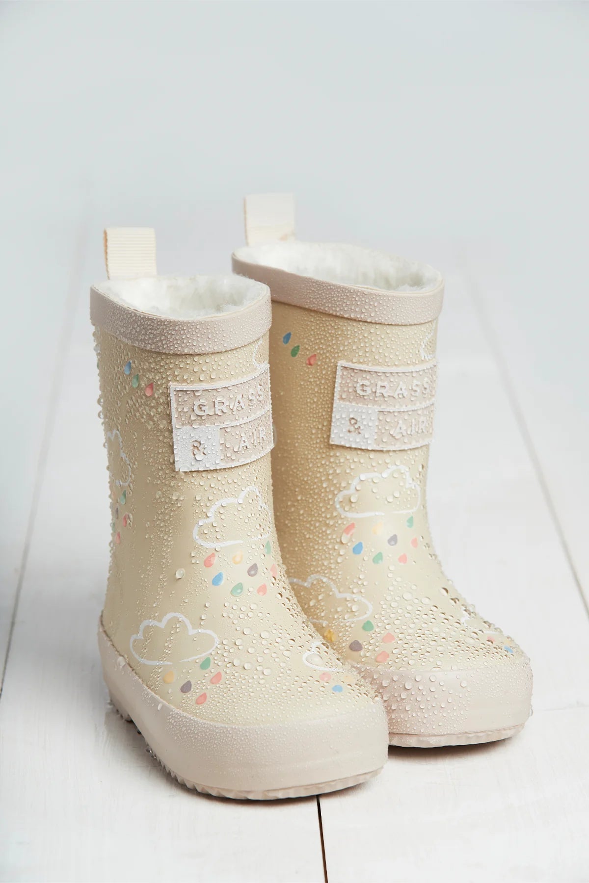 Grass & Air - Colour Changing Kids Wellies with Teddy Fleece Lining - Stone